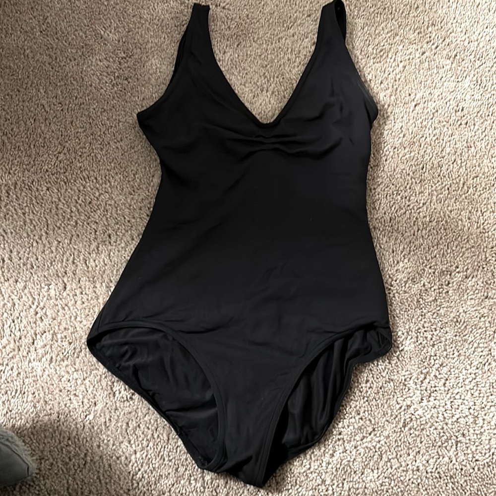 Capezio L v-neck Leotard